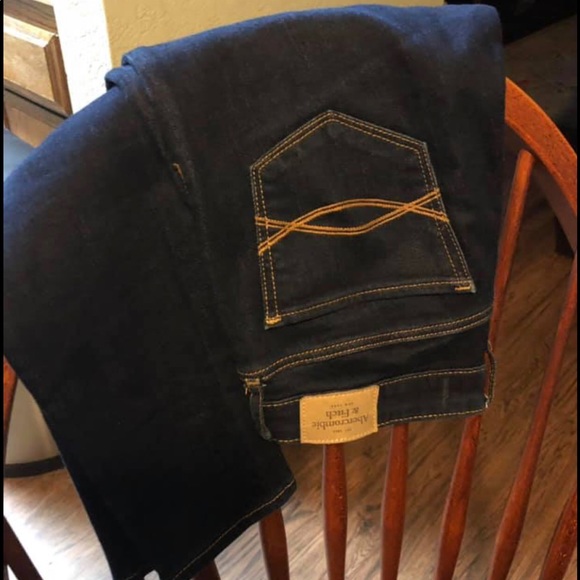 Abercrombie - Picture 1 of 2